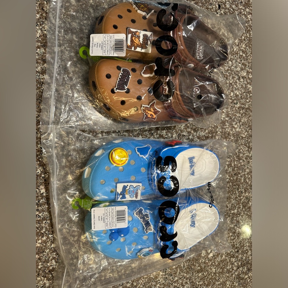 Crocs 2-Pack Boo-Berry and Count Chocula Size 13